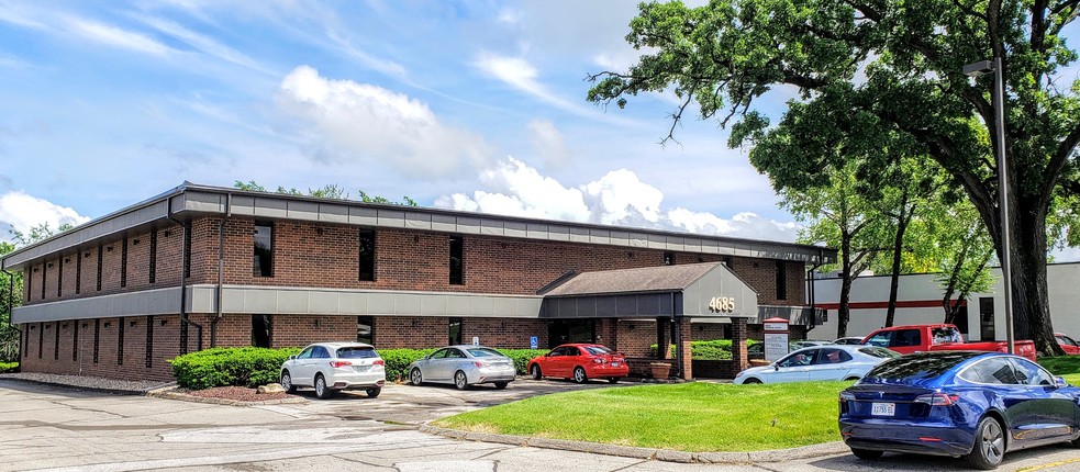 4685 Merle Hay Rd, Des Moines, IA for lease - Building Photo - Image 1 of 3