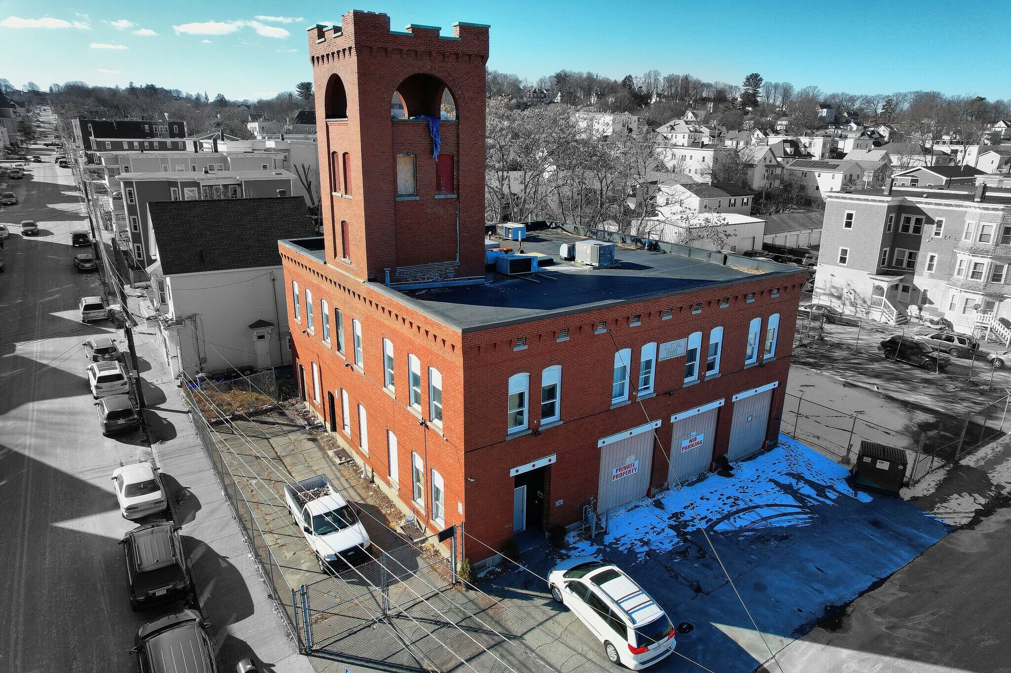 102 Oxford St, Lawrence, MA 01841 The Ladder House