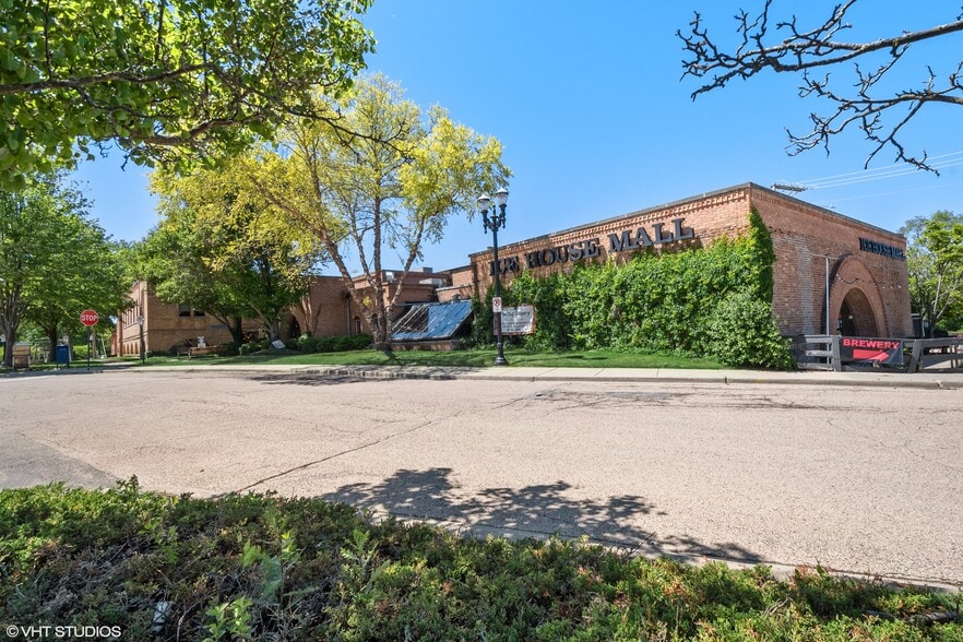 200 Applebee St, Barrington, IL for sale - Building Photo - Image 3 of 13