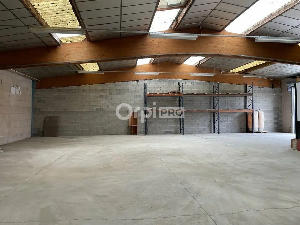 Flex in Lacroix-Saint-Ouen for lease Building Photo- Image 1 of 13