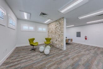 225 SW 7th Ter, Gainesville, FL for lease Interior Photo- Image 1 of 7