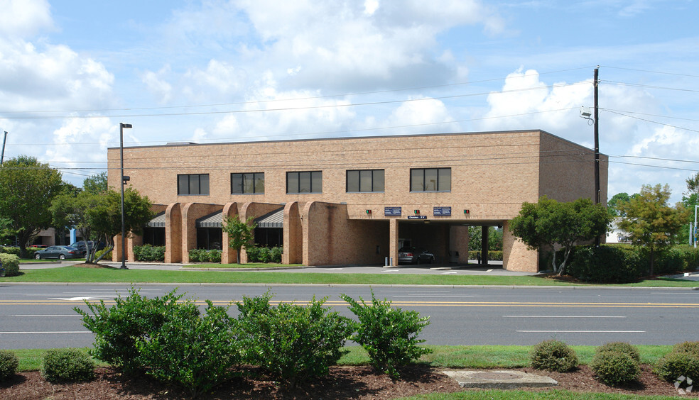 852 Orleans Rd, Charleston, SC for lease - Building Photo - Image 1 of 2