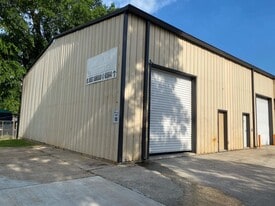 6520 College St, Beaumont TX - Automotive Property