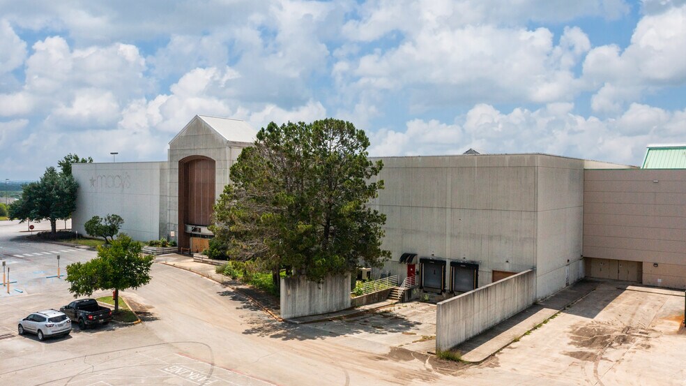 6909 N Loop 1604 E, San Antonio, TX for sale - Building Photo - Image 1 of 1