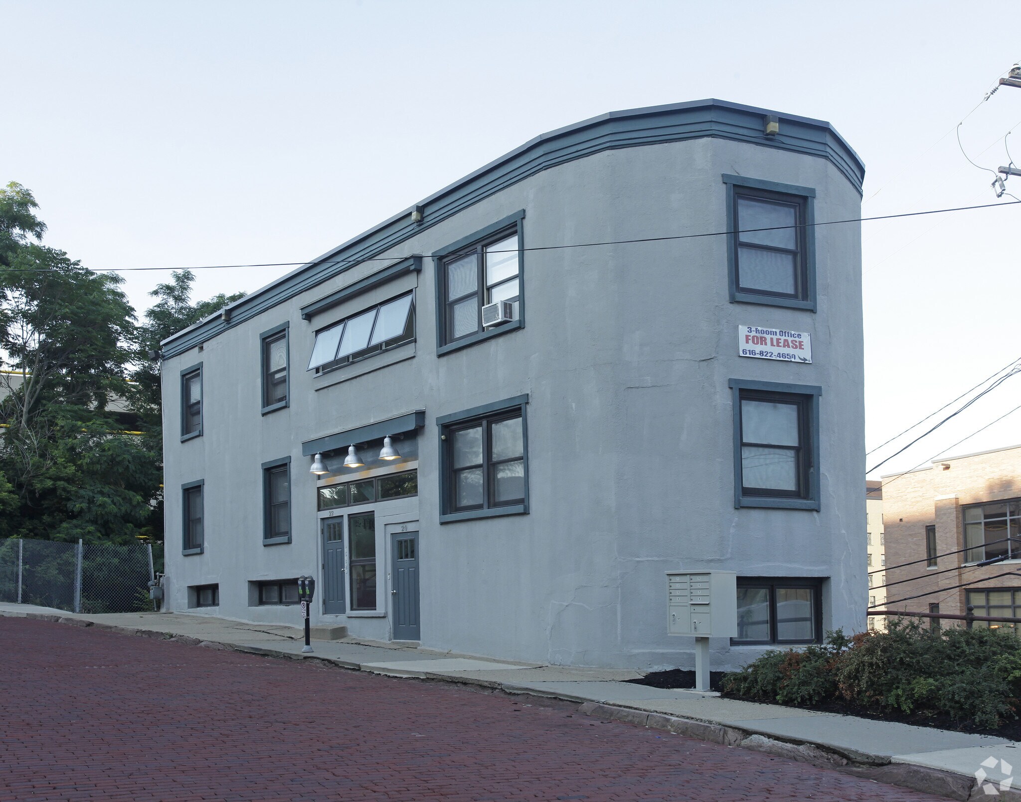 22 Crescent St, Grand Rapids, MI for sale Primary Photo- Image 1 of 1