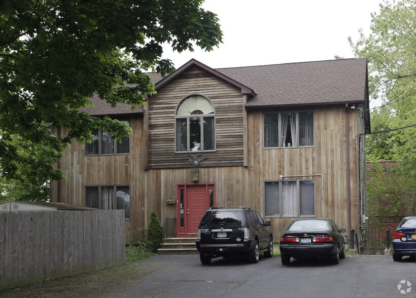 1 Rural Pl, Commack, NY for sale - Primary Photo - Image 1 of 1