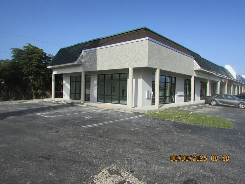 17230-17250 S Tamiami Trl, Fort Myers, FL for lease - Building Photo - Image 1 of 19