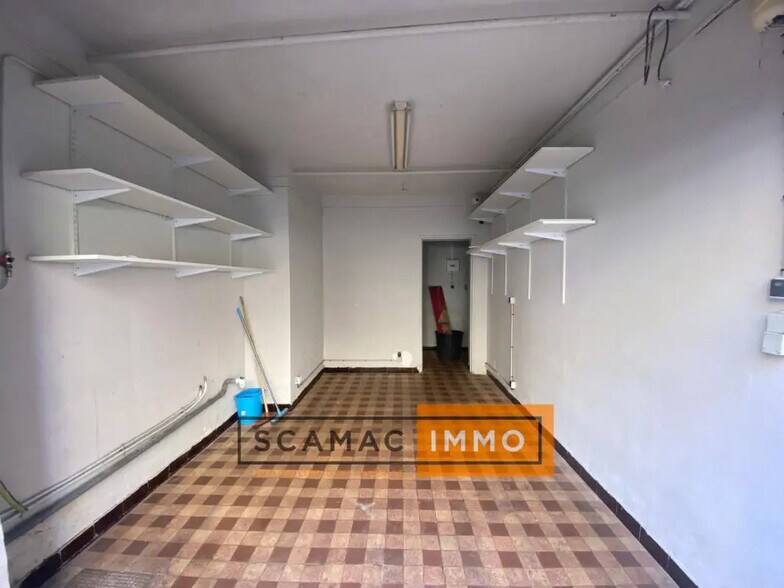 Industrial in Marseille for lease - Building Photo - Image 2 of 4