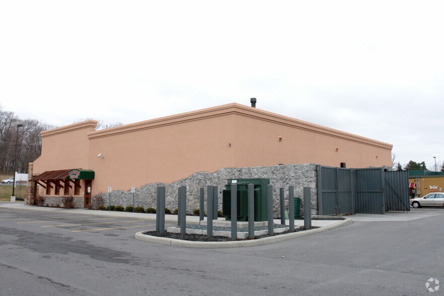 675 Troy Schenectady Rd, Latham, NY for lease - Building Photo - Image 3 of 13