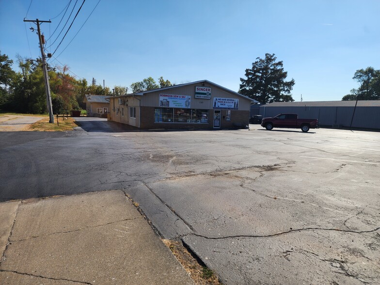 1303 E Main St, Robinson, IL for sale - Building Photo - Image 3 of 21
