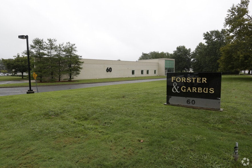 60 Vanderbilt Motor Pky, Commack, NY 11725