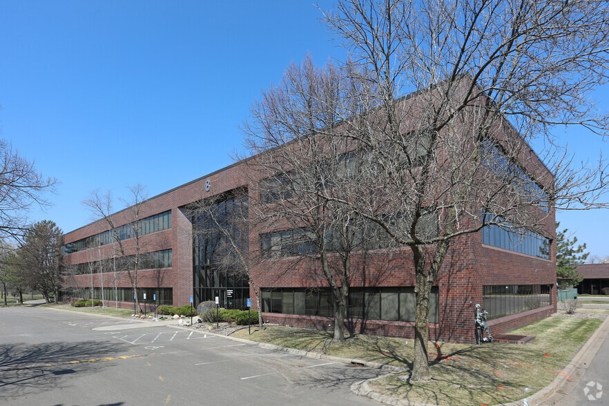 Northpark 6 & 8 portfolio of 2 properties for sale on LoopNet.com - Primary Photo - Image 2 of 2