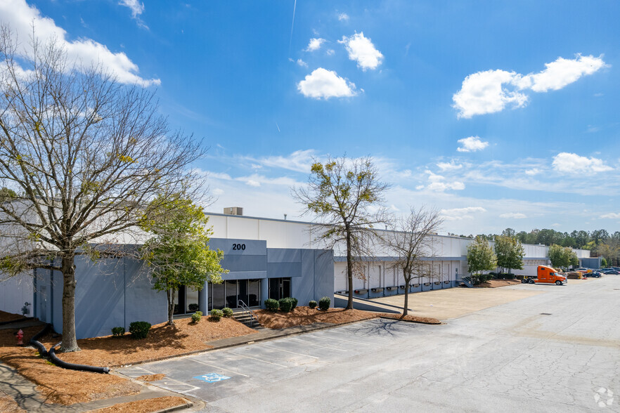 3655 Atlanta Industrial Dr NW, Atlanta, GA for lease - Building Photo - Image 2 of 26