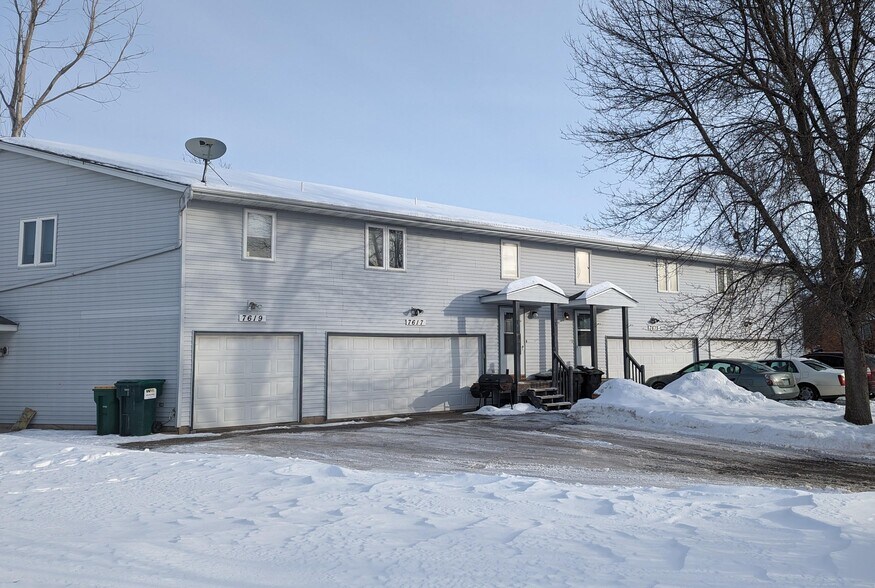 7623 Woodlawn Dr, Mounds View, MN 55112