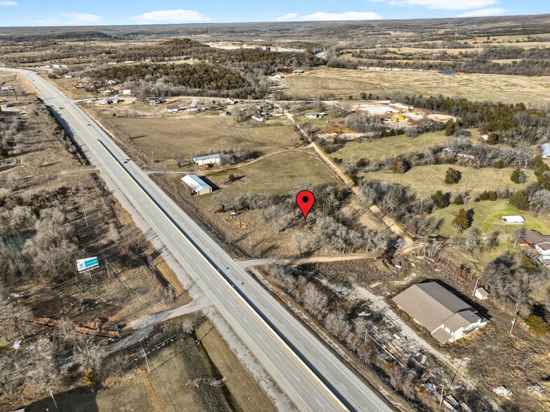 303 O'Brien Ln, Jane, MO for sale - Building Photo - Image 1 of 1