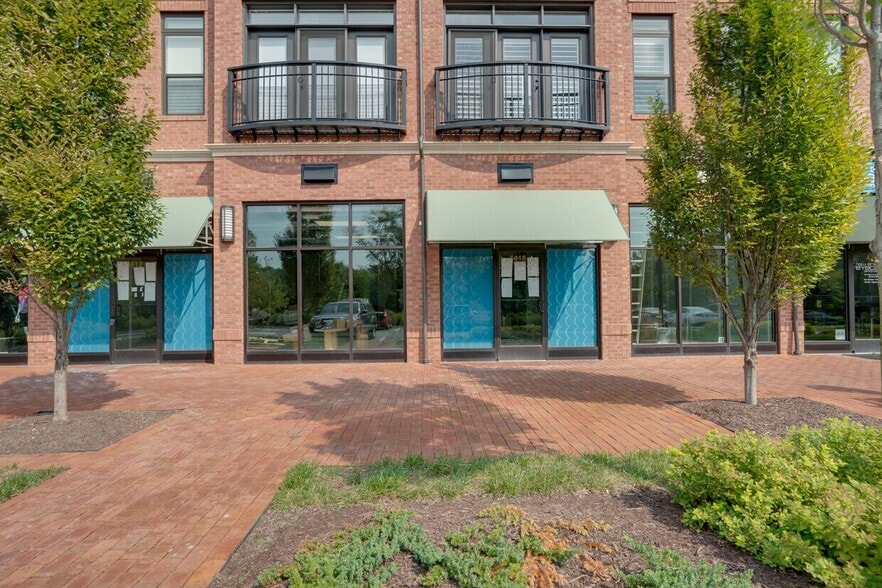 412-416 Madison Trade Plz SE, Leesburg, VA for lease - Building Photo - Image 2 of 18