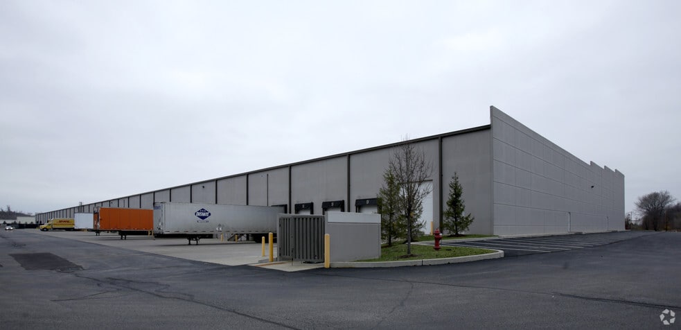 1602-1620 Park 370 Ct, Hazelwood, MO for lease - Building Photo - Image 3 of 6