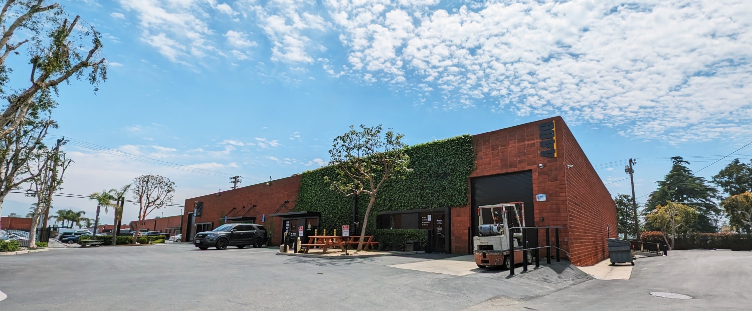 4406-4408 W Vanowen St, Burbank, CA for lease Building Photo- Image 1 of 4