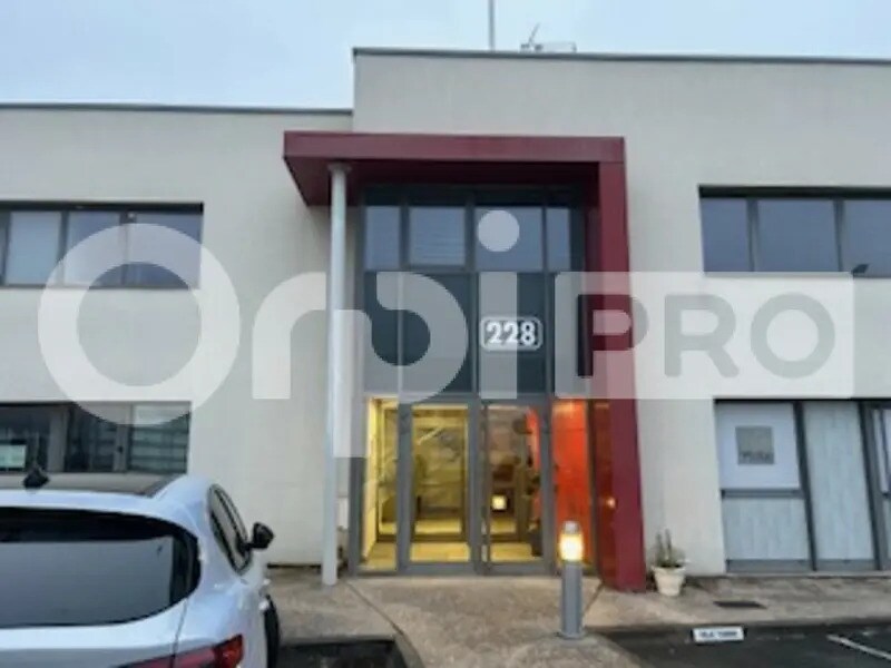 Office in Limas for lease Building Photo- Image 1 of 9