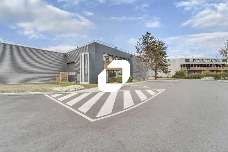 Flex in Sainte-Geneviève-des-Bois for lease - Building Photo - Image 1 of 9