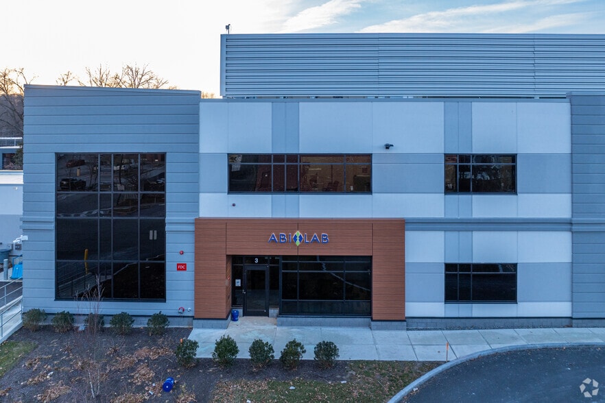 3 Dean Rd, Natick, MA for lease - Building Photo - Image 3 of 4