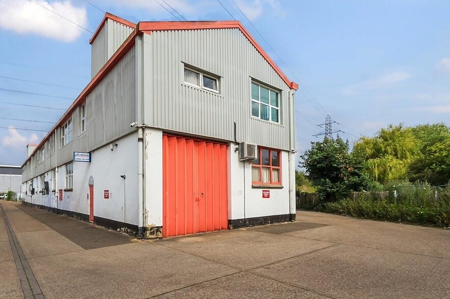 Arundel Rd, Uxbridge for lease - Building Photo - Image 2 of 27