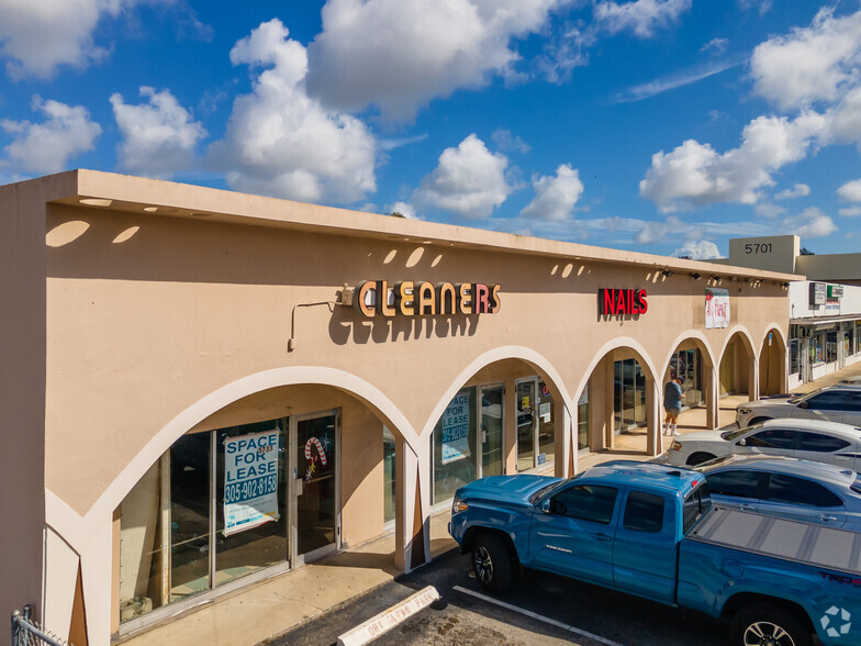 5727-5733 Hollywood Blvd, Hollywood, FL for sale - Primary Photo - Image 1 of 1