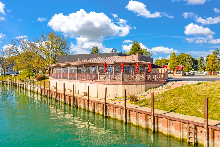 119 Clinton Ave, Saint Clair, MI for sale - Building Photo - Image 3 of 52