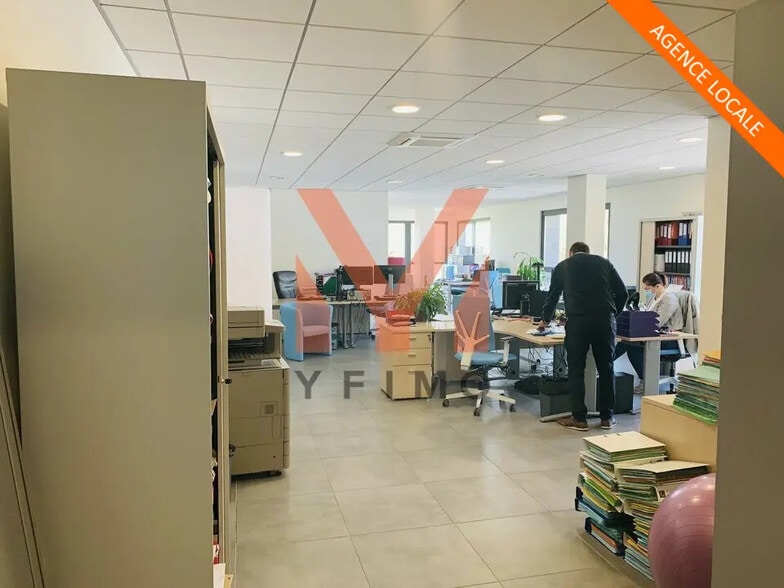 Office in Orgeval for lease - Interior Photo - Image 2 of 6