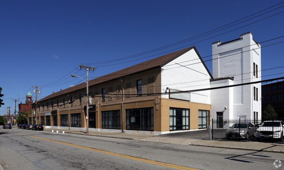 450 Main St, Pawtucket, RI for sale - Primary Photo - Image 1 of 1