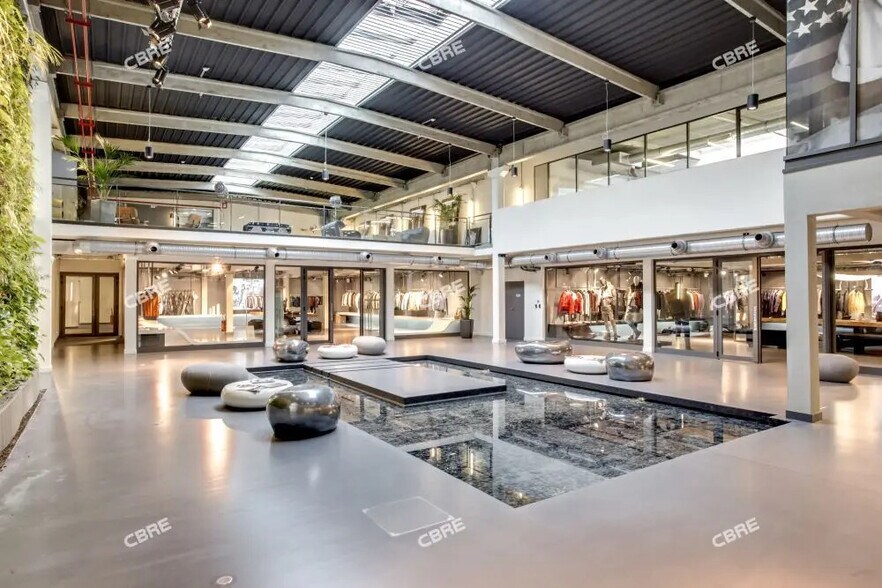 Office in Gennevilliers for lease - Interior Photo - Image 1 of 5