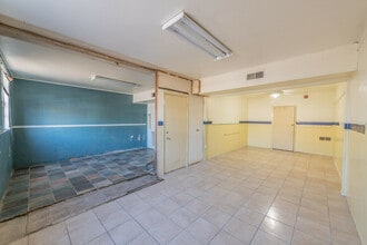 910 Manor Dr, San Antonio, TX for lease Building Photo- Image 2 of 5