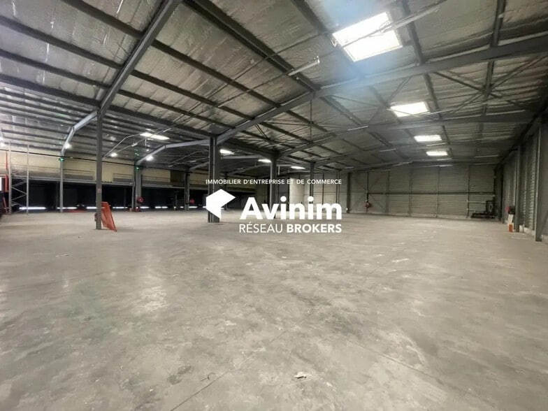 Industrial in Aix-en-Provence for lease - Building Photo - Image 3 of 8