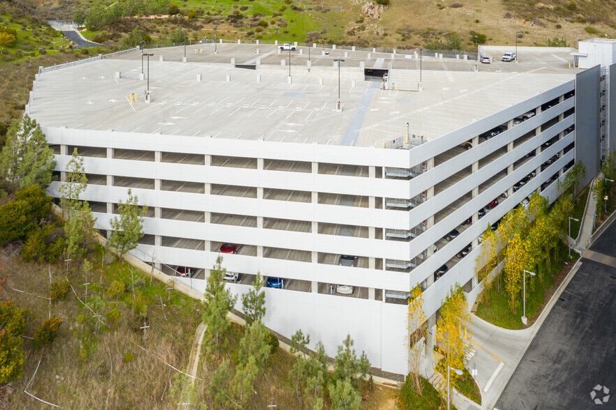 Two Tower Pl, South San Francisco, CA for lease - Building Photo - Image 3 of 3