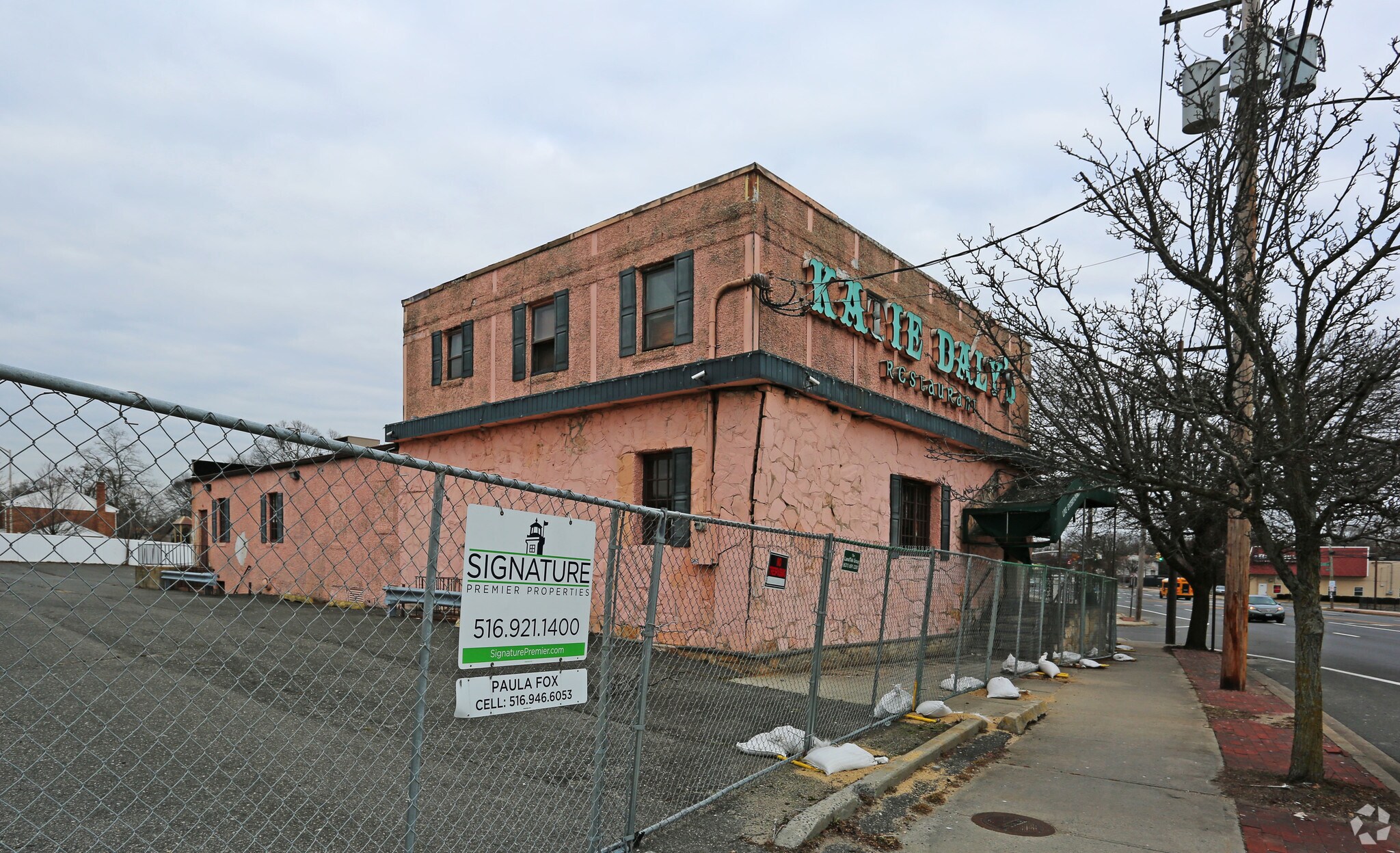 5705 Merrick Rd, Massapequa, NY for sale Primary Photo- Image 1 of 1