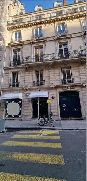 Retail in Paris for lease - Building Photo - Image 1 of 1