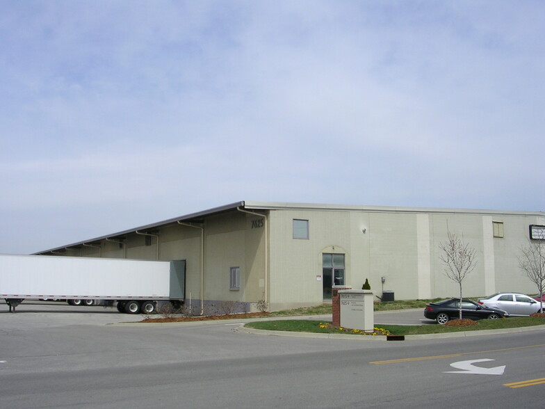 7625 National Tpke, Louisville, KY for lease - Building Photo - Image 3 of 4