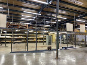 121 Alsonia St, Estill Springs, TN for lease Interior Photo- Image 2 of 12