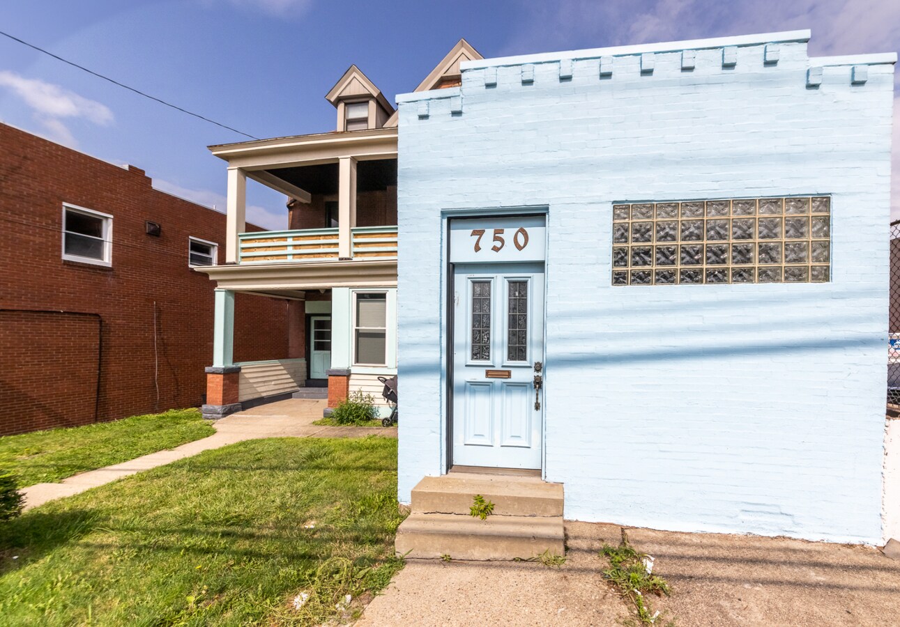 750 Brownsville Rd, Pittsburgh, PA 15210