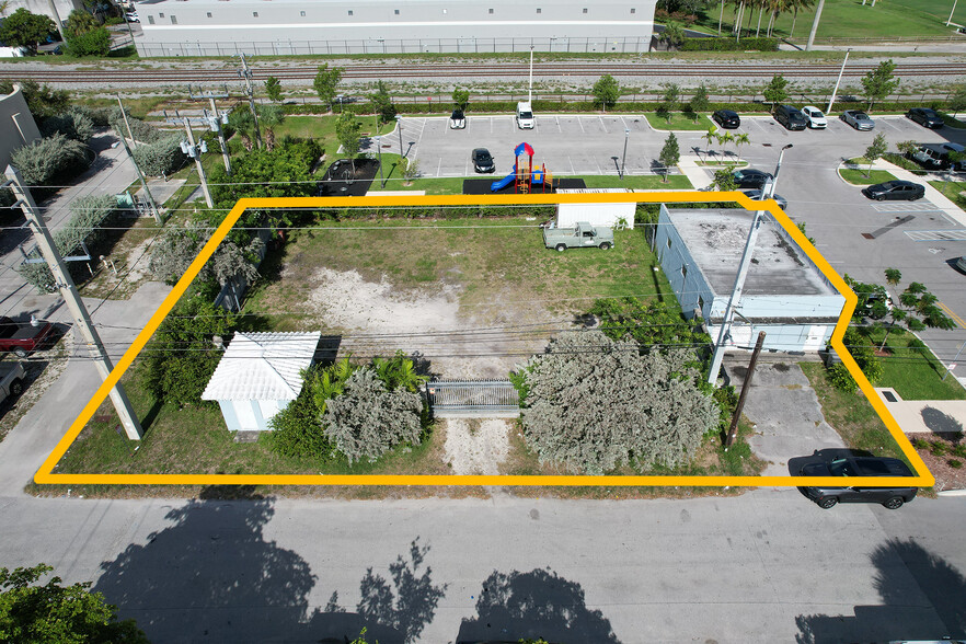 Flex in Fort Lauderdale, FL for sale - Aerial - Image 1 of 1