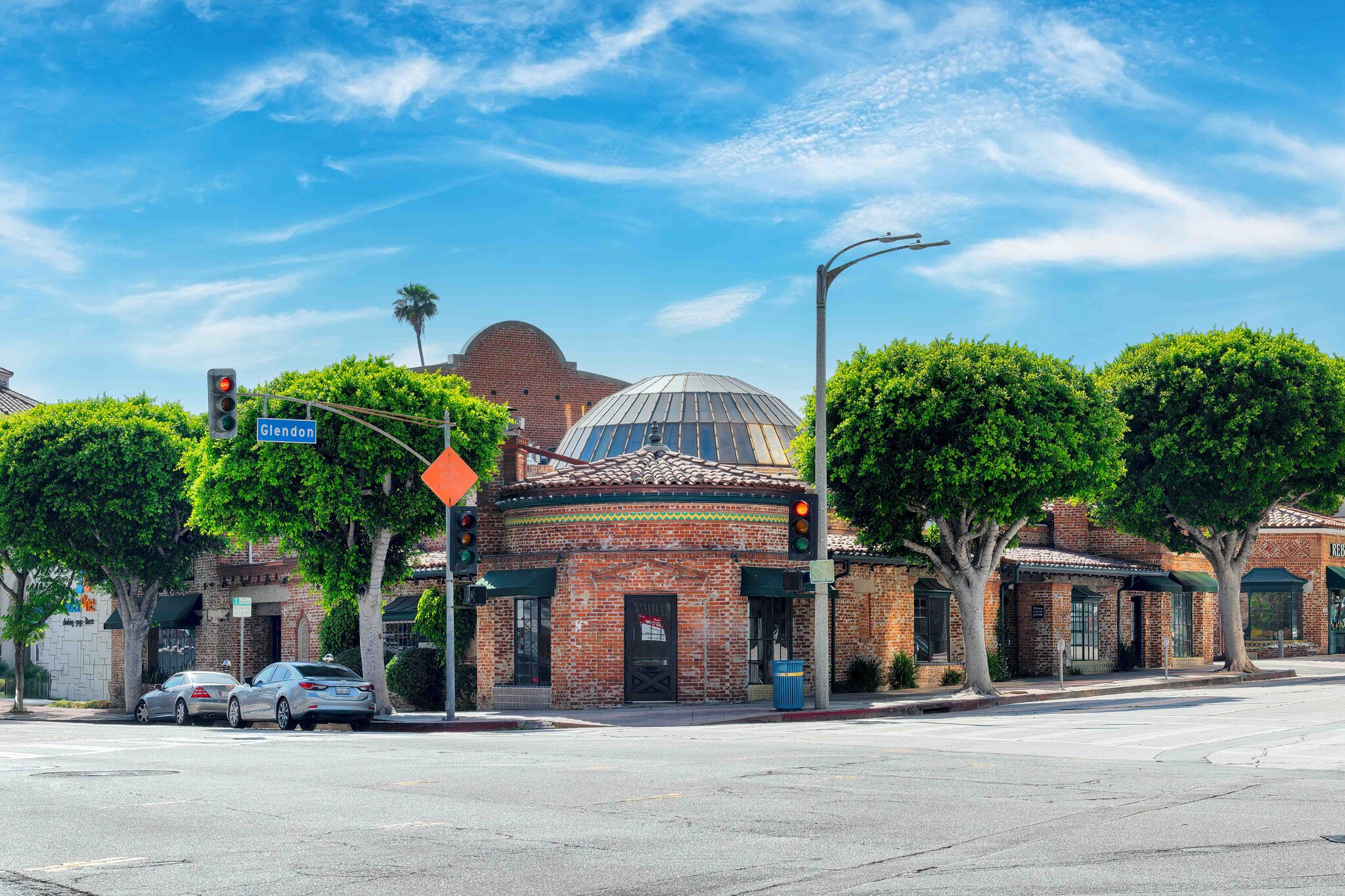 1129-1139 Glendon Ave, Los Angeles, CA for lease Building Photo- Image 1 of 40