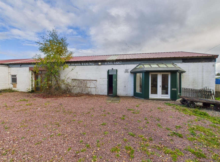 Main St, Bridge Of Earn for lease Primary Photo- Image 1 of 3