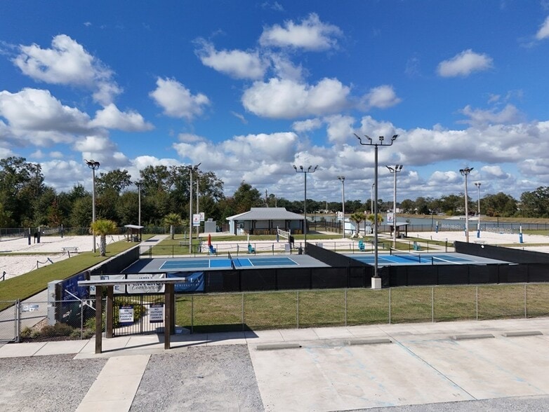 1311 E McNeese St, Lake Charles, LA for sale - Building Photo - Image 2 of 8