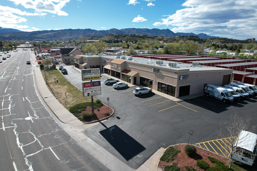 384 Garden Of The Gods Rd, Colorado Springs, CO for lease - Building Photo - Image 1 of 9