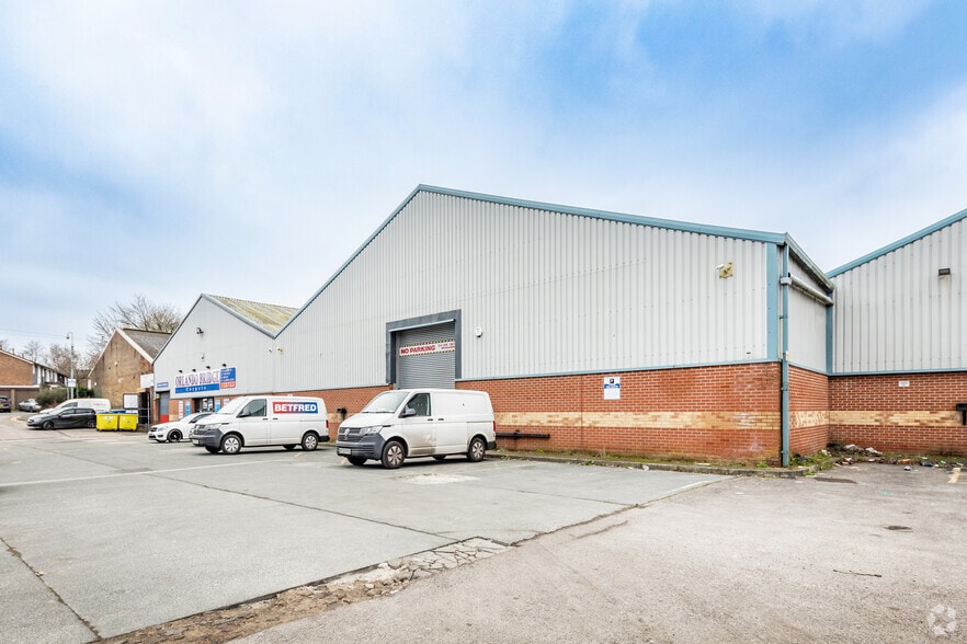 King St, Bolton for lease - Building Photo - Image 3 of 3