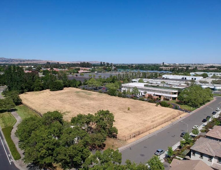 220 Campus Ln, Fairfield, CA for sale - Primary Photo - Image 1 of 1