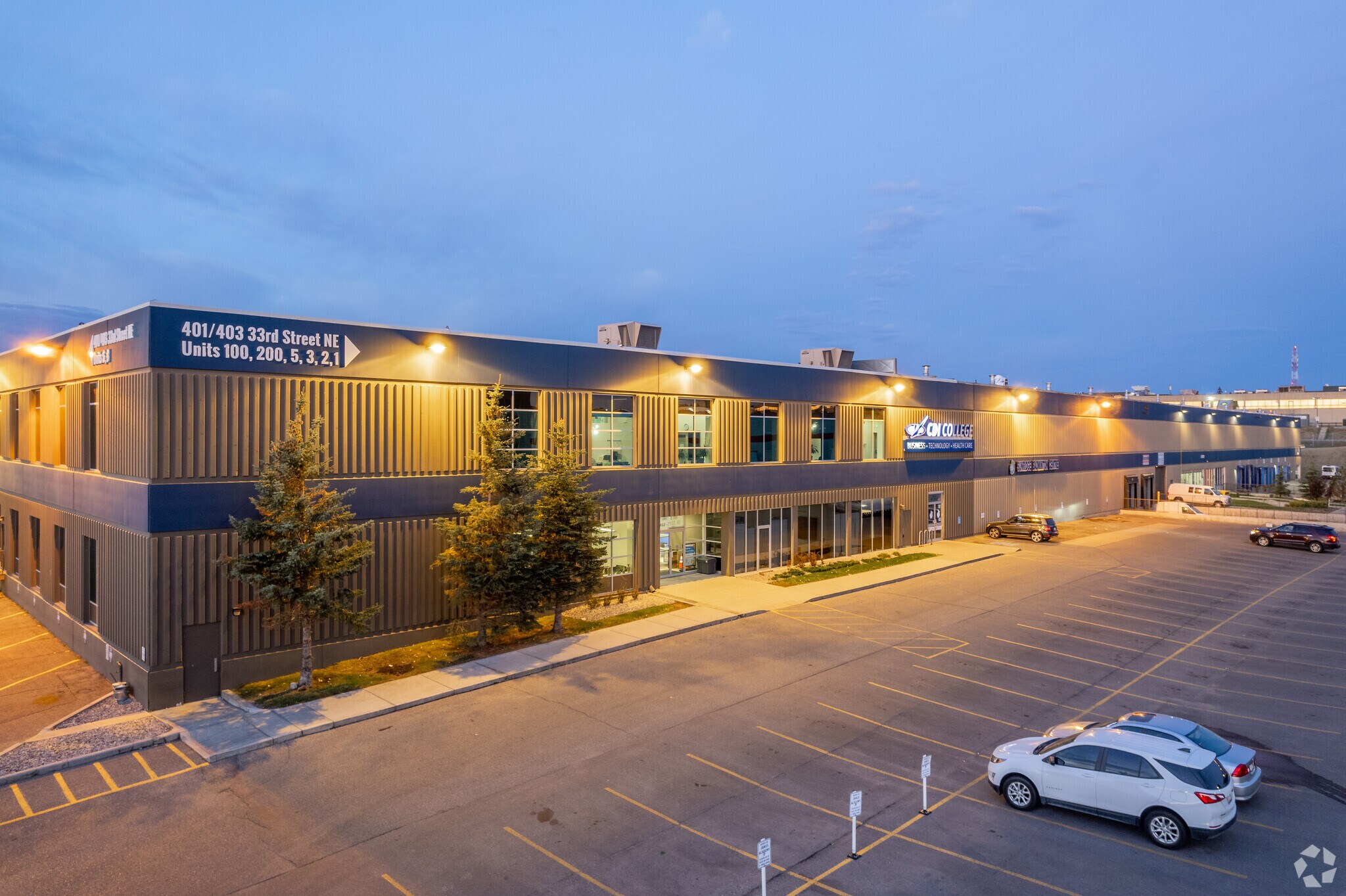 401-403 33rd St NE, Calgary, AB for sale Primary Photo- Image 1 of 1