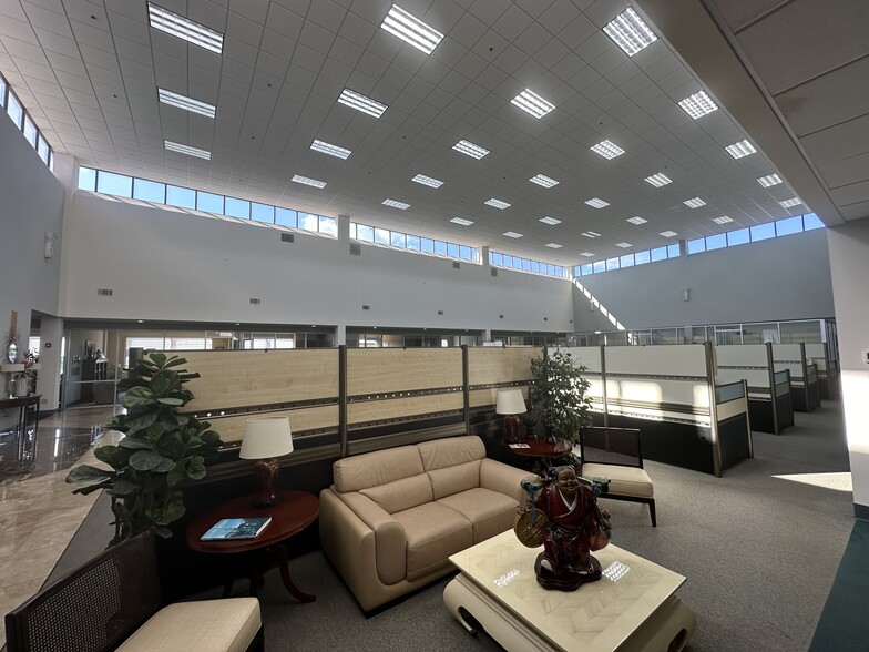 362 Industrial Park Dr, Lawrenceville, GA for lease - Interior Photo - Image 3 of 7