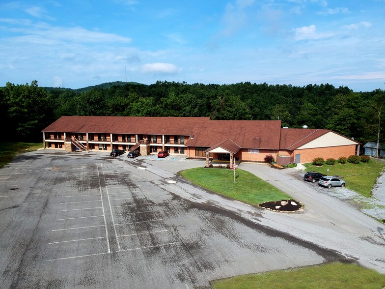 127 Lakeview Dr, Ghent, WV for sale - main front view - Image 1 of 1