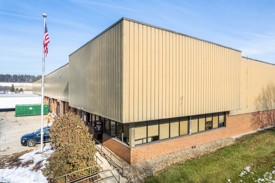 7144 Daniels Dr, Allentown, PA for sale - Primary Photo - Image 1 of 1